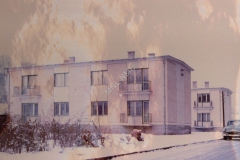 A családi házas beépítések során 1965. évben kétszintes, ikerházas beépítési módot is alkalmaztak.  A fénykép a zagyvapálfalvai 4 lakásos ikerházakat mutatja.